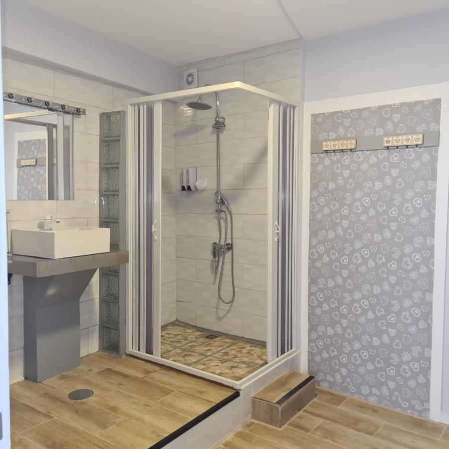 Quarto Duplo com Casa de Banho Privada