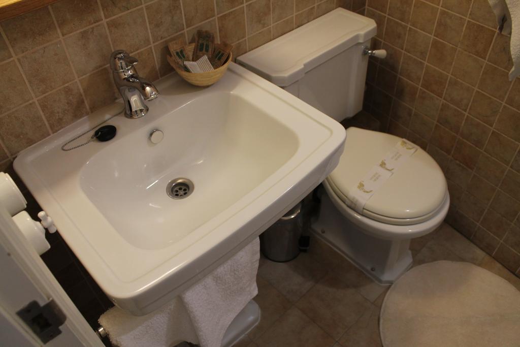 Quarto Duplo com Casa de Banho Privativa