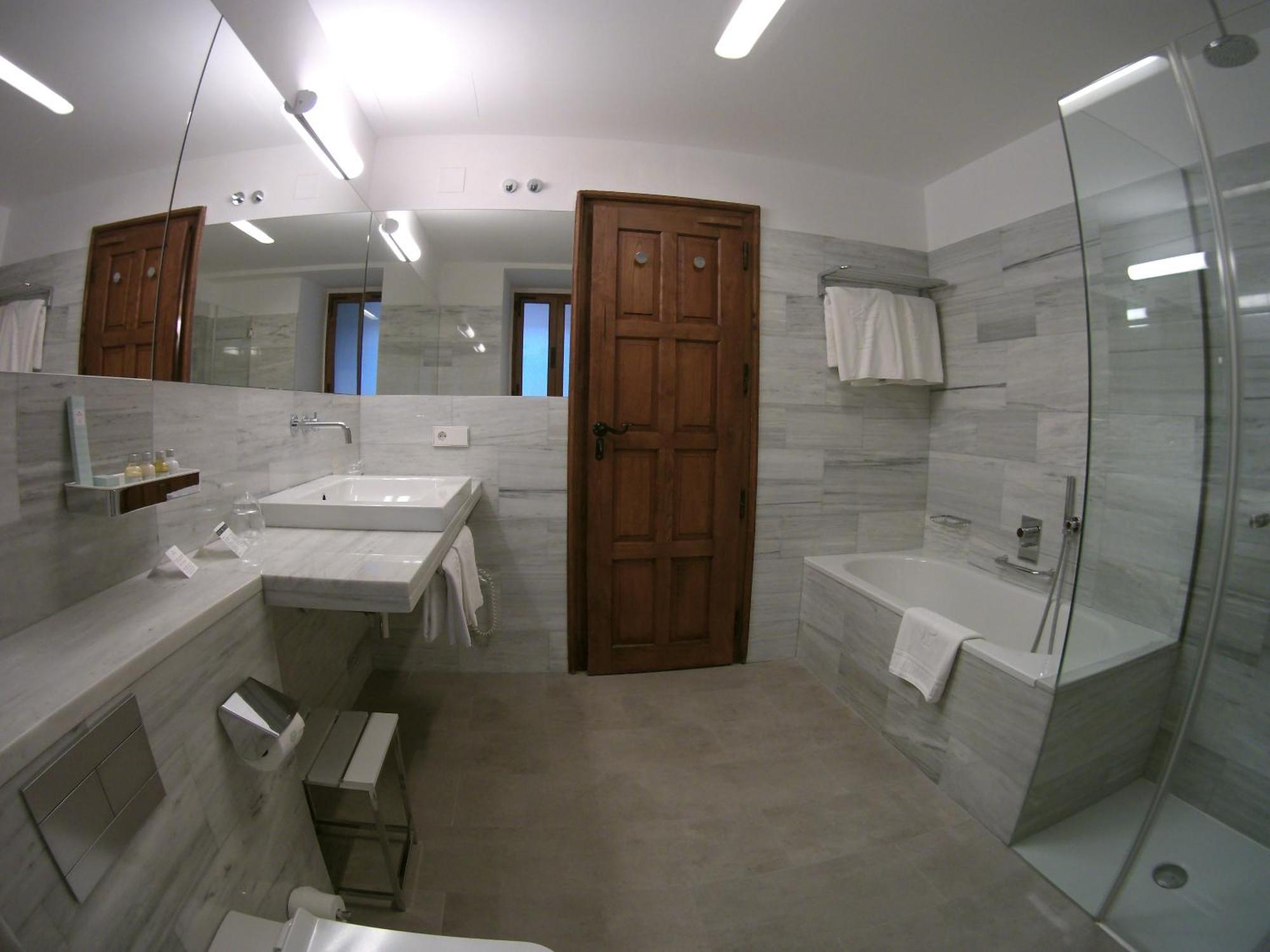 Quarto Duplo Standard (3 Adultos)