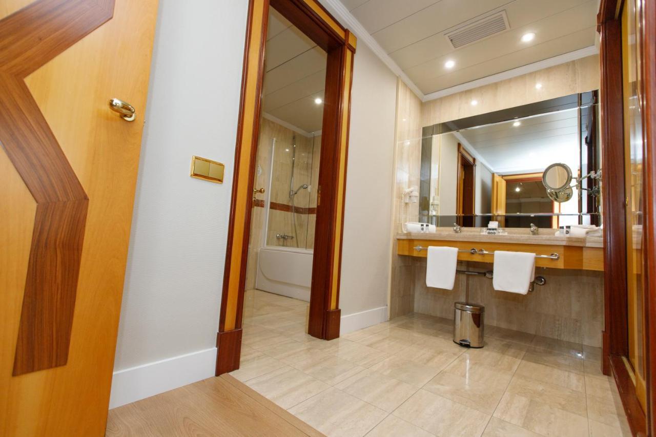Suite Familiar (2 Adultos + 2 Crianças)