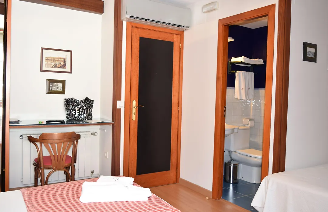 Hotel Entrecercas-1
