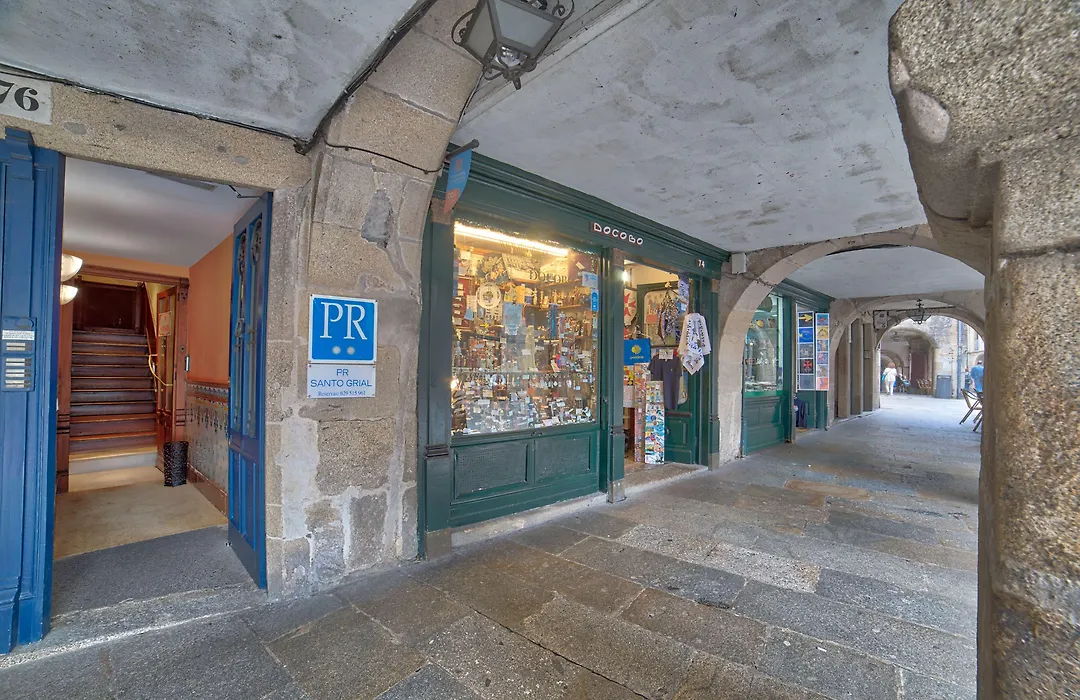 Hostal Santo Grial-1