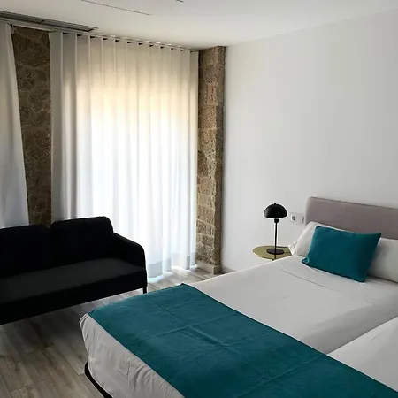 Hotel Pombal Rooms-3